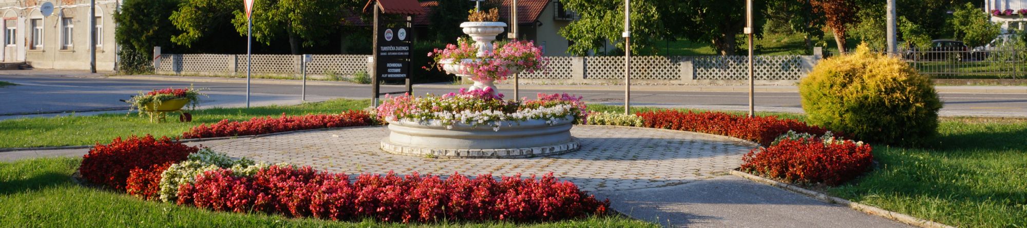 Kapelica i fontana u Harmici